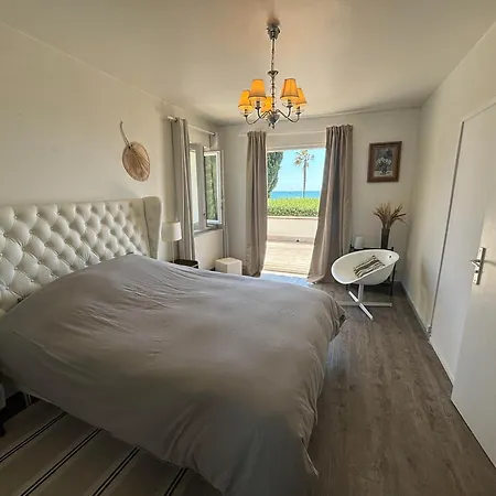 Villa Magnifique En Bord De *